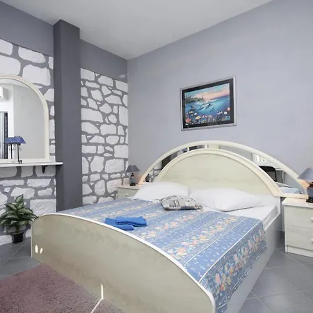 Apartment With A Parking Space Hvar - 8810