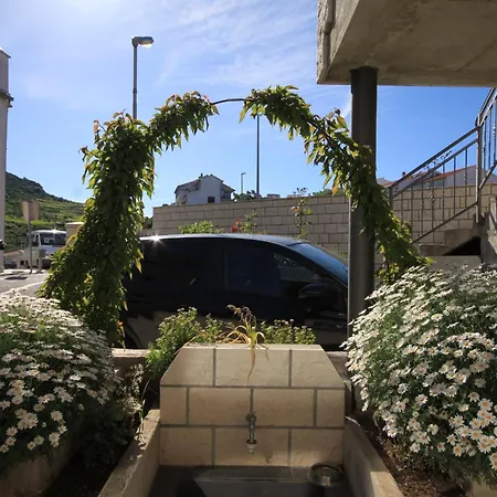 With A Parking Space Hvar - 8810 Апартаменти Хвар