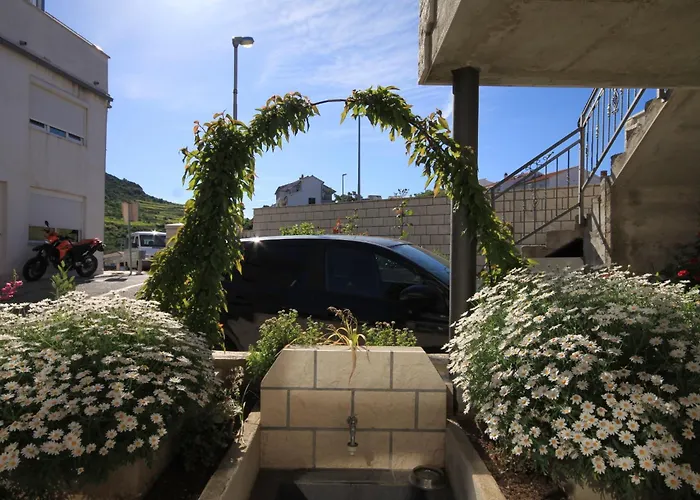 With A Parking Space Hvar - 8810 Apartment Hvar Town